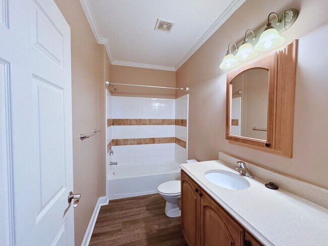 Building Photo - Beautiful 3-Bedroom Home in Seminole, FL!