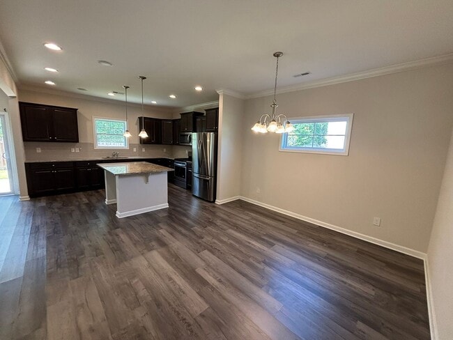 Building Photo - 377 Baymont Dr