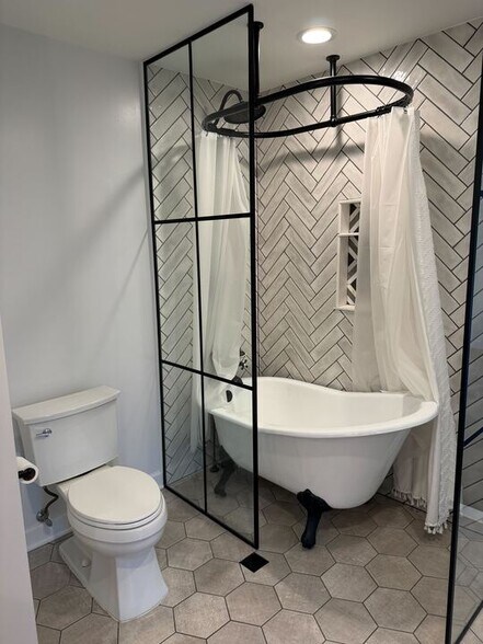 Building Photo - 2802 Dove St