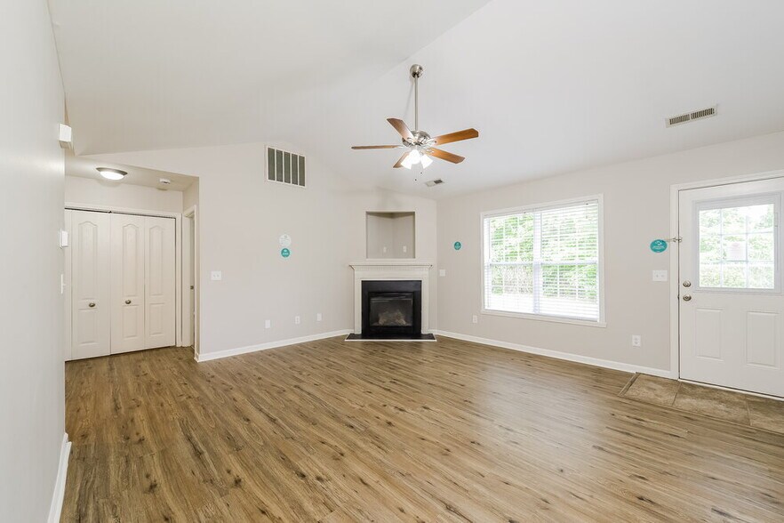 Building Photo - 5204 Mt Hope Dr