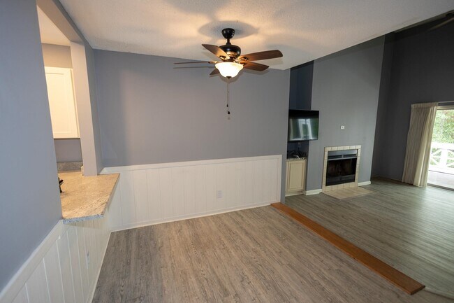Building Photo - 1473 S Mariners Pointe