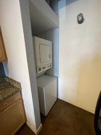 Building Photo - 420 N Adams St