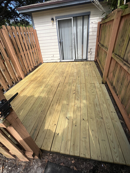 new back deck - 1860 My Pl