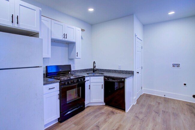 Building Photo - 649 St Joseph St