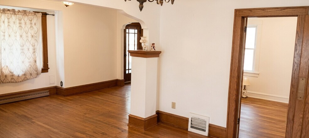 Building Photo - 6324 W Girard Ave