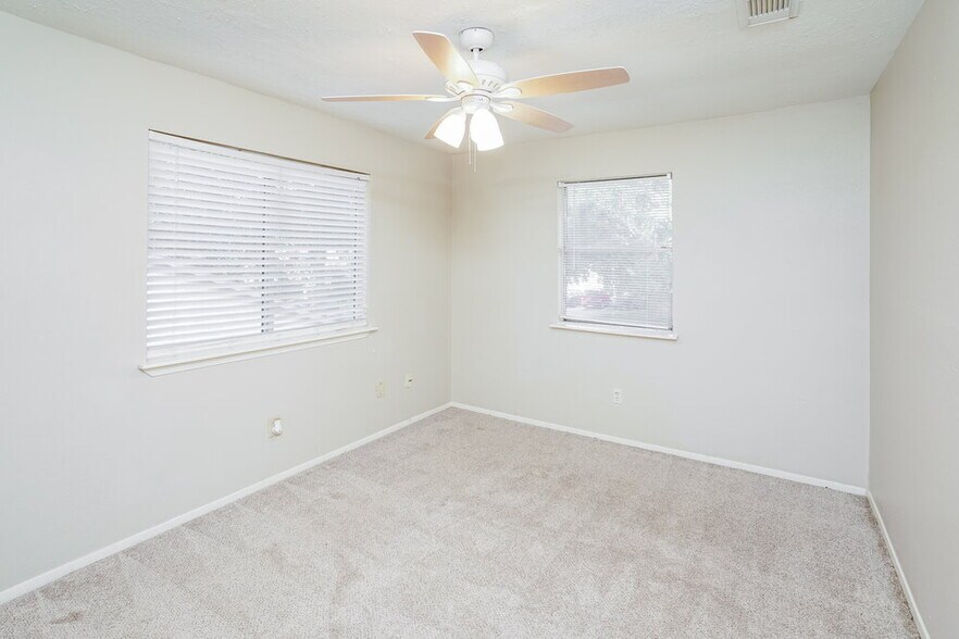 Building Photo - 19834 Packwood Dr