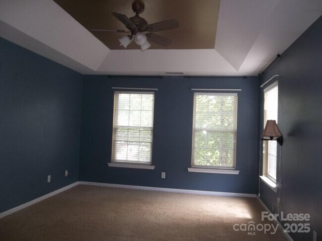Building Photo - 604 Queenswater Ln