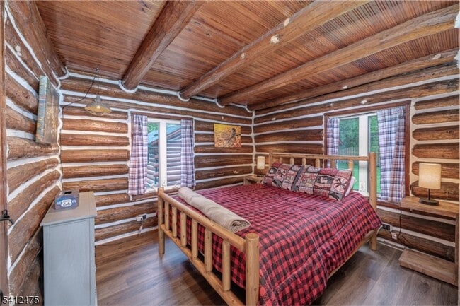 Building Photo - 121 Bearfort Rd