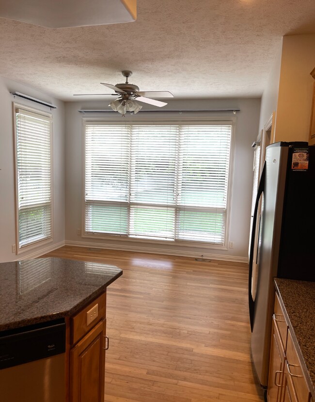 Building Photo - Comfort Meets Function in This 4-Bedroom H...