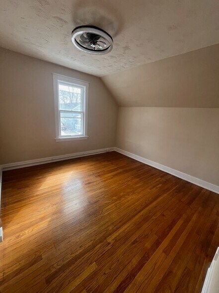 bedroom 2 - 40 Virginia St