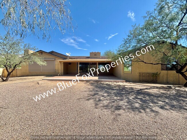 Building Photo - 4340 E Cerrada Del Charro