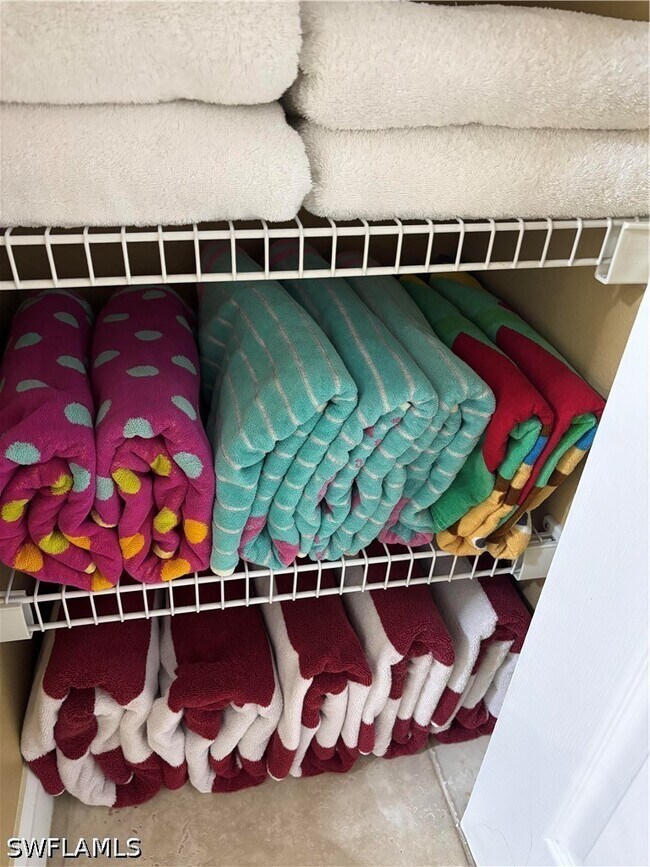 Building Photo - 1156 Oakes Blvd