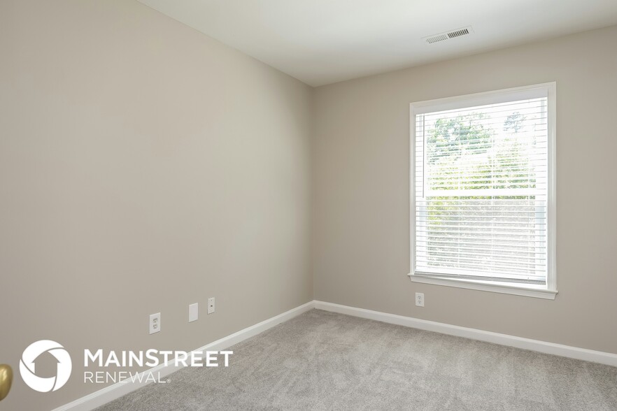 Building Photo - 1511 Groveland Trail