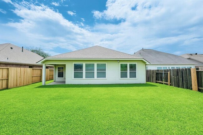 Building Photo - 23247 Dewflower Dr