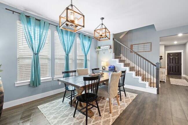 Building Photo - 525 Compania Cove