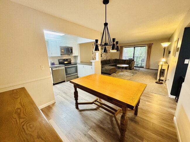 Building Photo - Furnished Chic & Spacious 2BR/2BA Condo Oasis in St. Louis Park – 1,160 Sq Ft of Modern Living!