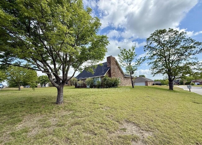 Building Photo - 1001 Weiss Ave