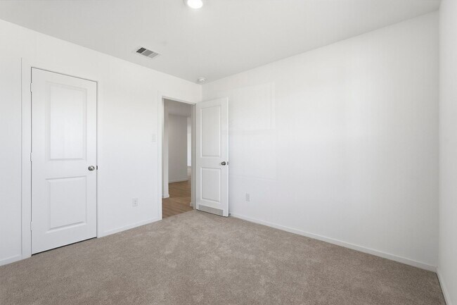 Building Photo - 6639 Orange Daylily Ln