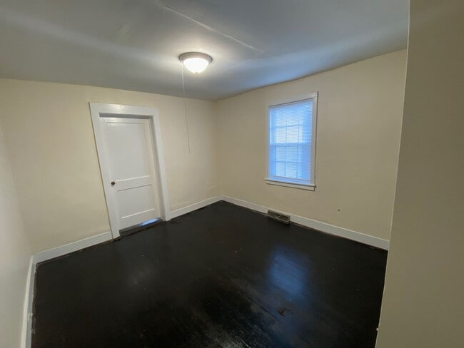 Building Photo - Northeast Home