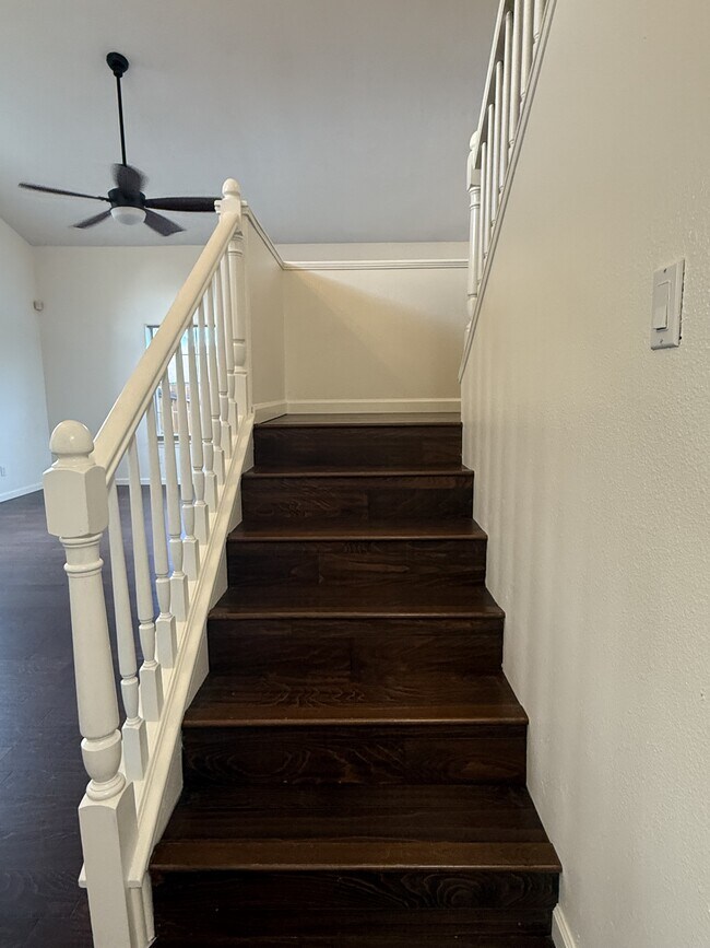 Building Photo - 10538 Olympic St NW