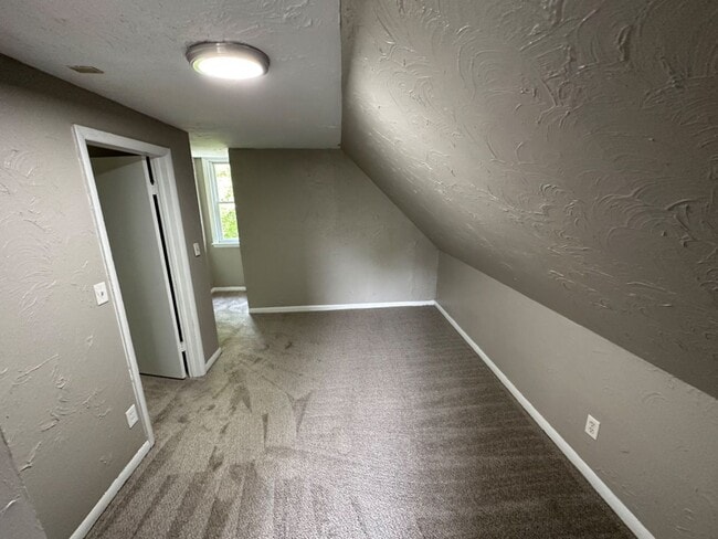 Building Photo - Single Family Home