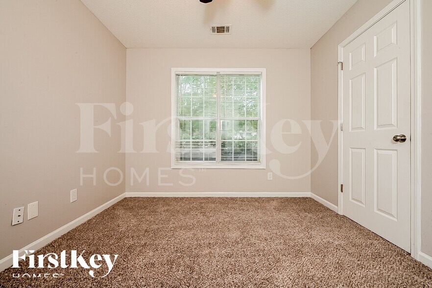 Building Photo - 145 Garrison Chase