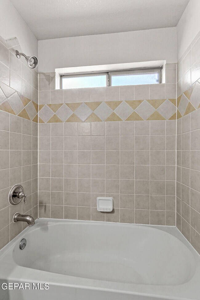 Building Photo - 3121 Tierra Paola Ln