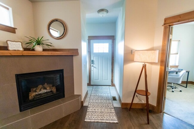 Building Photo - Charming Downtown Retreat: A Unique Blend of Urban Living and Montana Charm in Bozeman