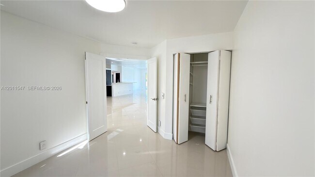 Building Photo - 3767 Oak Ridge Cir