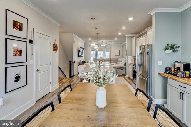 Building Photo - 11716 Emily Dickinson Pl