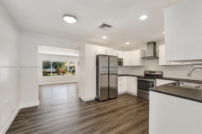 Building Photo - 3730 SW 47th Ct