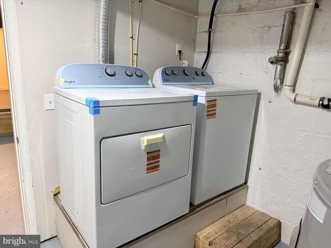 Building Photo - 8710 Pamper Ln