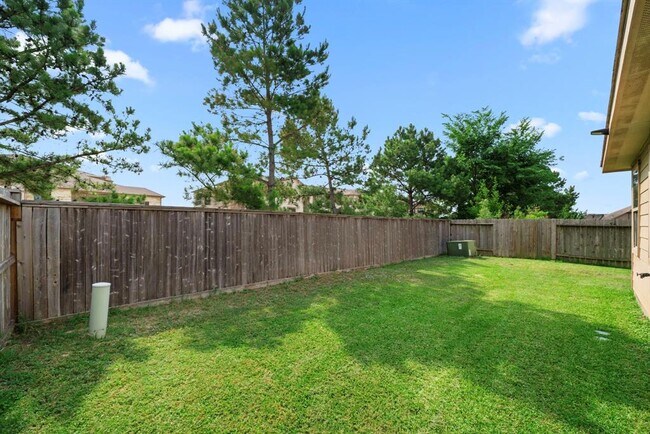 Building Photo - 25426 Saddlebrook Champion Way