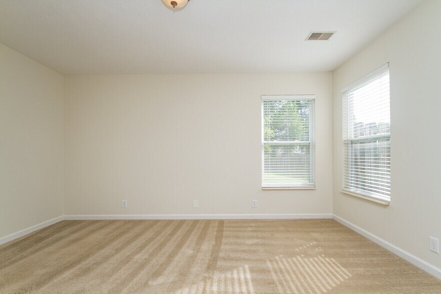 Building Photo - 1701 Stone Hollow Ct