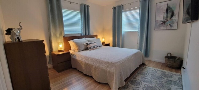 Building Photo - 4154 SW 49th St