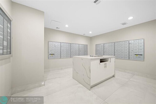 Building Photo - 2401 S Ocean Dr