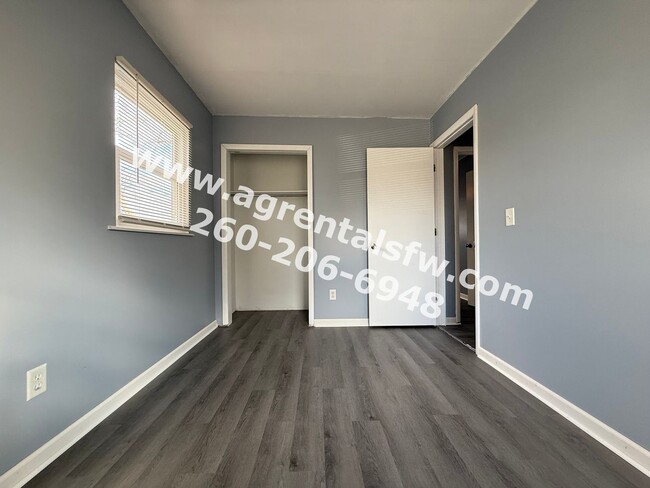 Building Photo - 3 Bedroom House- $300 off first month's rent