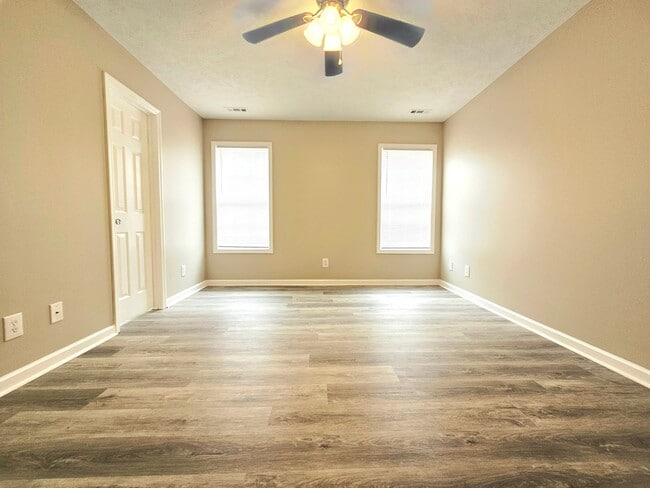 Building Photo - 7796 Buttonwood Ave