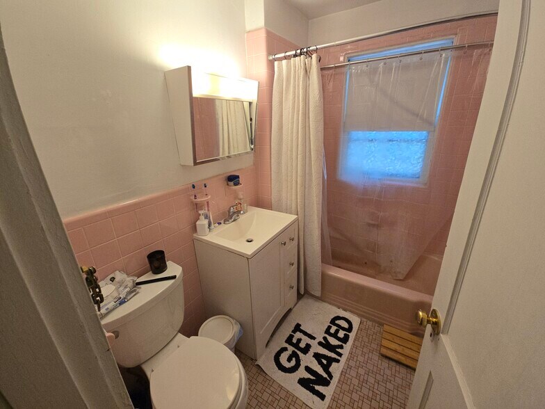 Building Photo - 281 Lowell Ave