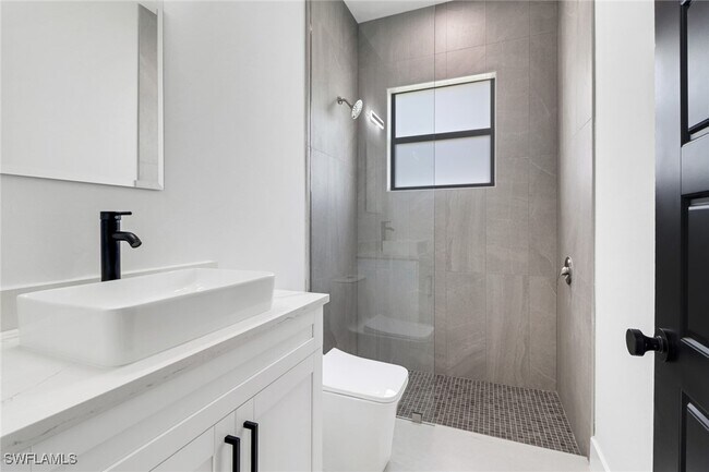 Building Photo - 739 23rd St SW