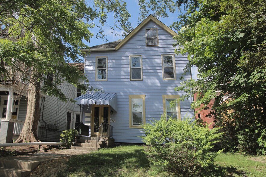 Building Photo - 429 Kelly Ave