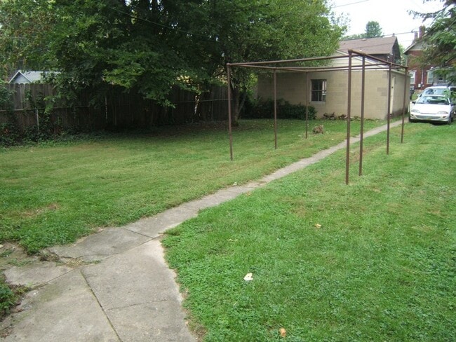 Building Photo - 172 Frambes Ave