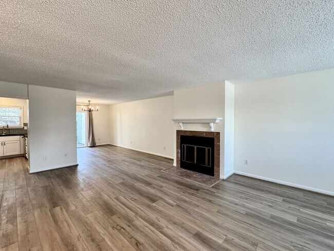 Building Photo - Completely Renovated & Ready 02-25-26! 2 Primary Suites, All Appliances Convey and Dog-Friendly!