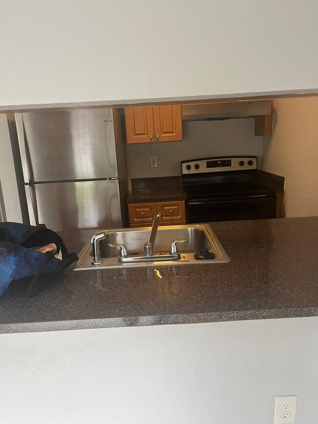 Building Photo - 6053 10th Ave N