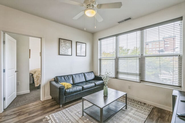 Building Photo - 305 E Front St