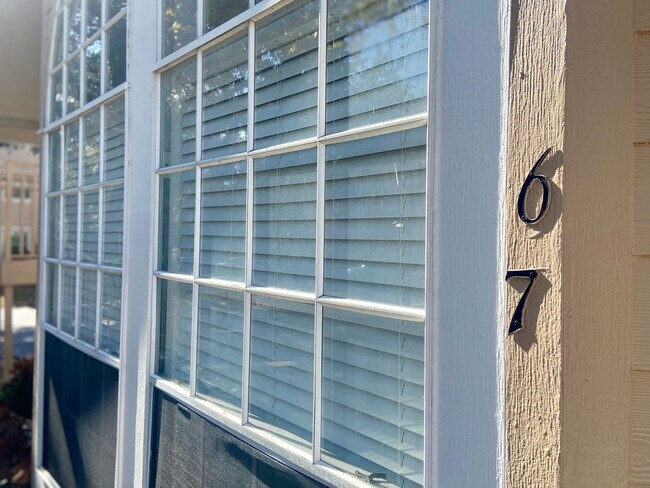 Building Photo - Charming Remodeled 2 Bed/2 Bath Condo in Altamonte Springs!