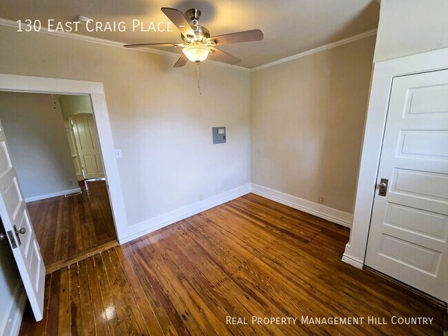 Building Photo - 130 E Craig Pl