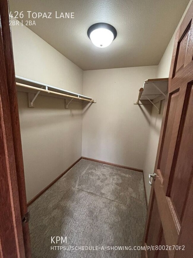 Building Photo - 426 Topaz Ln