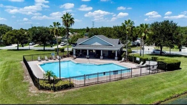 Building Photo - 2403 Beacon Landing Cir