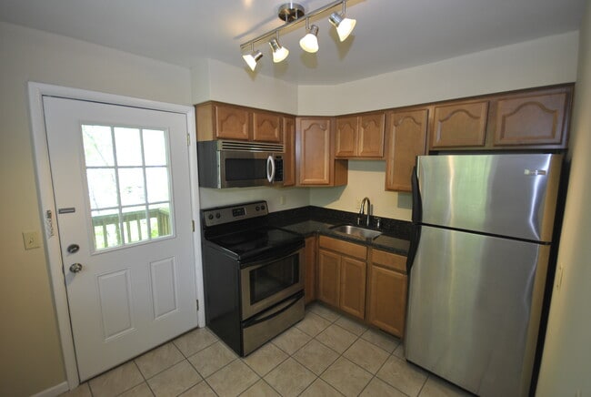 Building Photo - 923 S 7th St